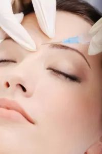 Faltenbehandlung durch Botulinumtoxin