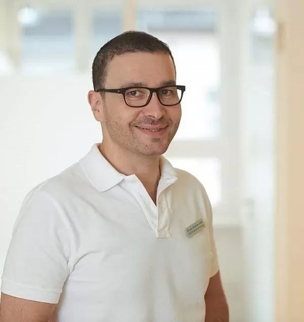 Dr. Jalali aus Praxis DERM ART in Winterthur