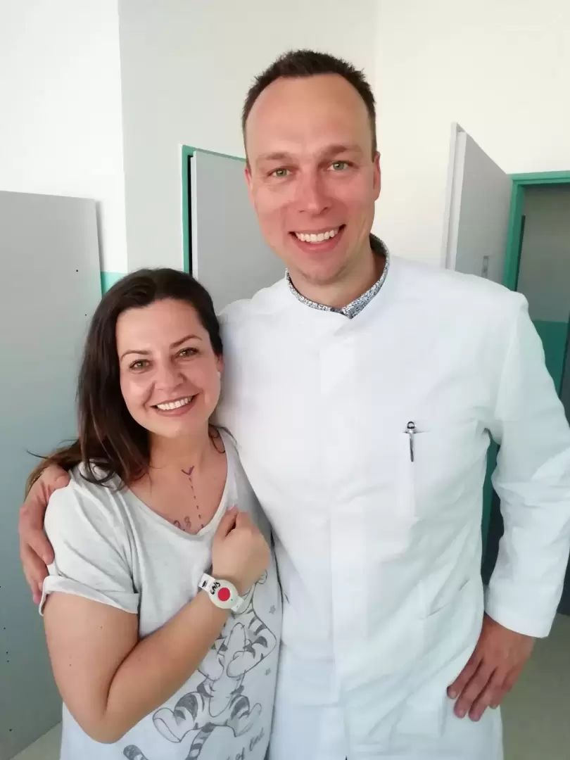 Extrémne premeny - brucho a zväčšenie prsníkov.