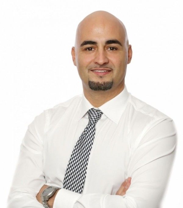 Dr. med. Amir Razzaghi